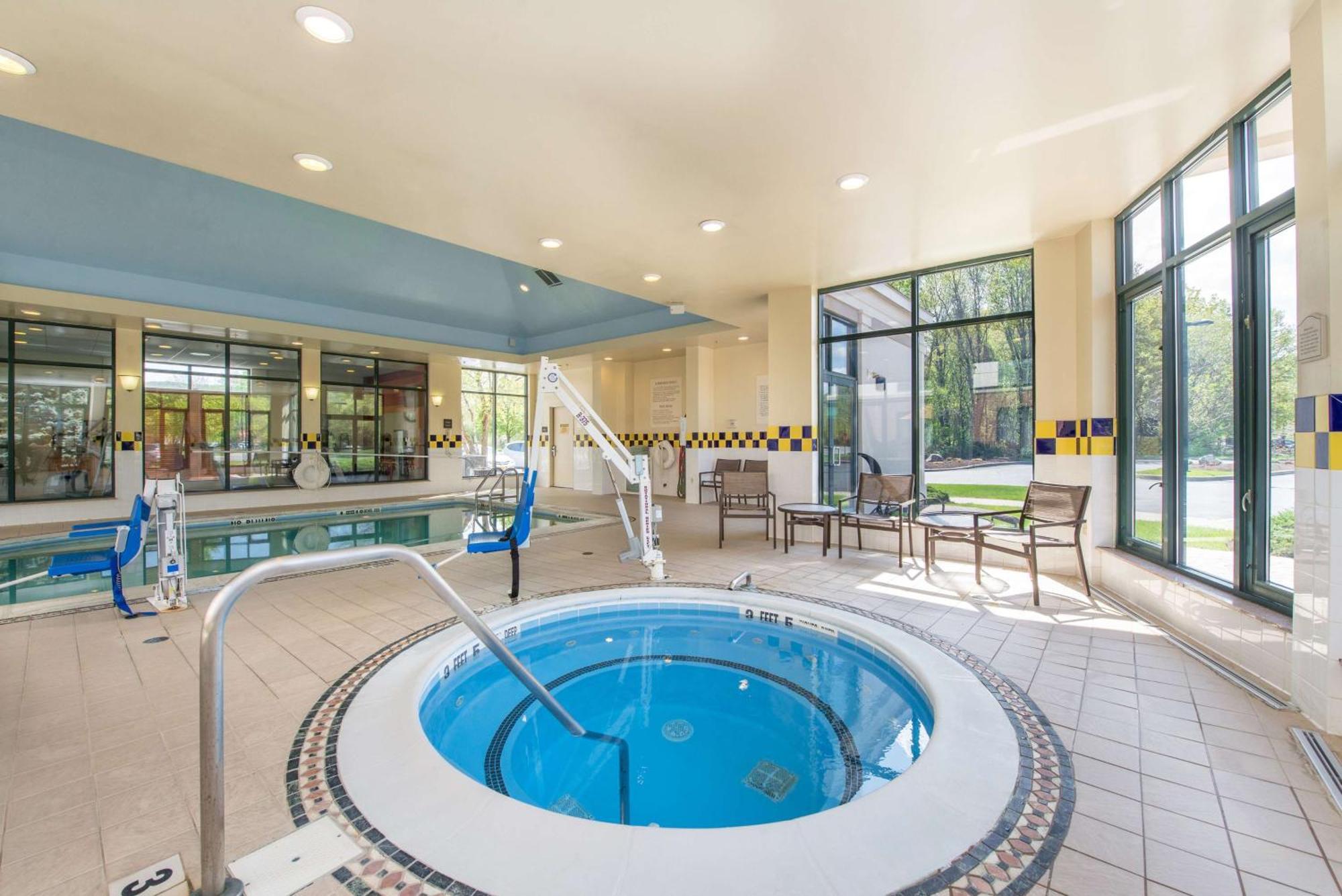 Hilton Garden Inn Fishkill Exteriör bild