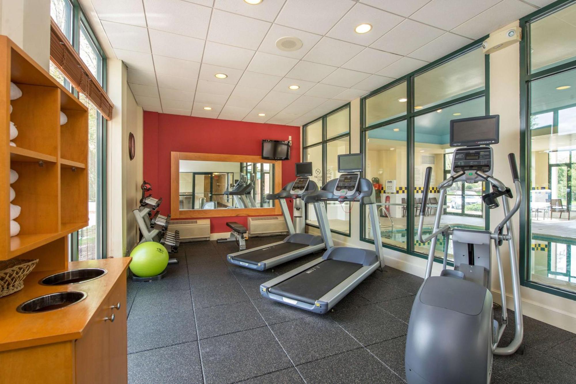 Hilton Garden Inn Fishkill Exteriör bild