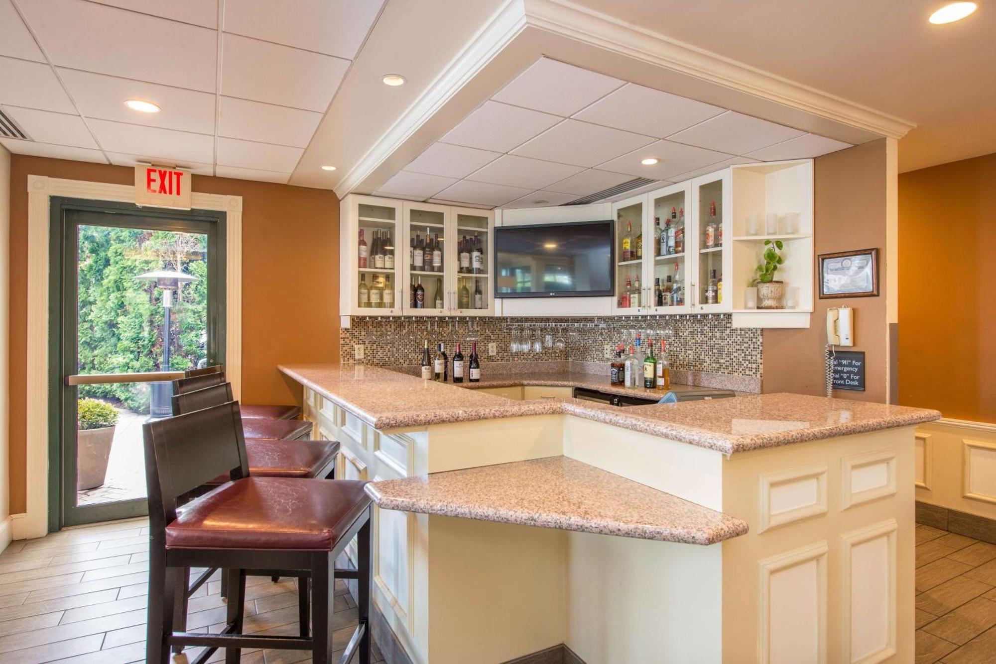 Hilton Garden Inn Fishkill Exteriör bild