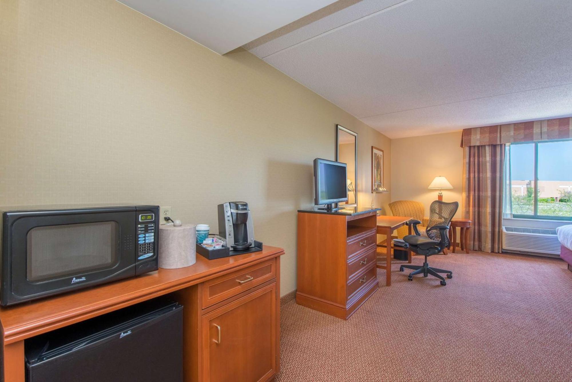 Hilton Garden Inn Fishkill Exteriör bild