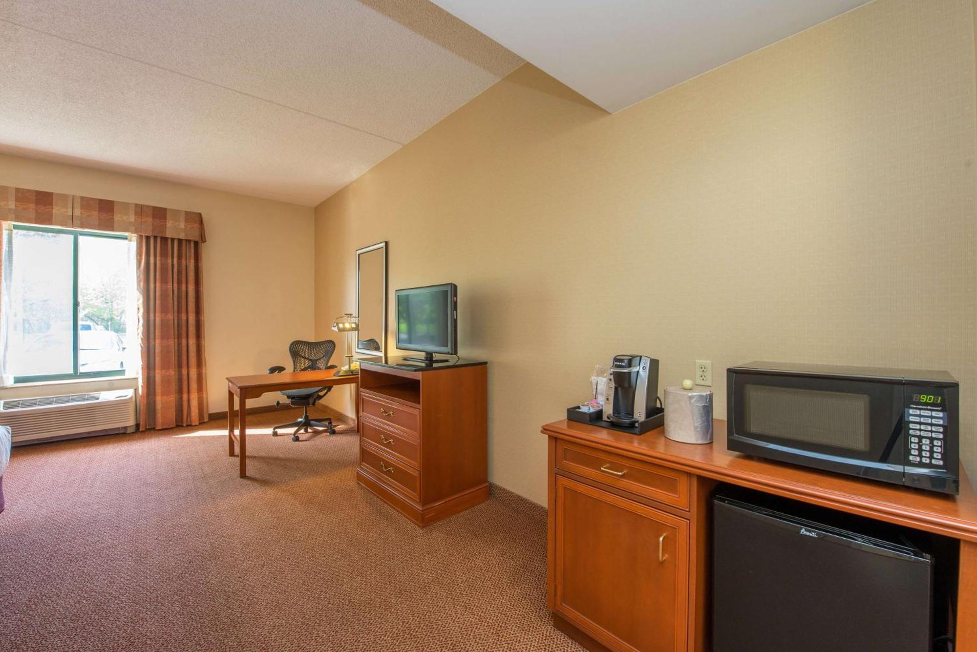 Hilton Garden Inn Fishkill Exteriör bild