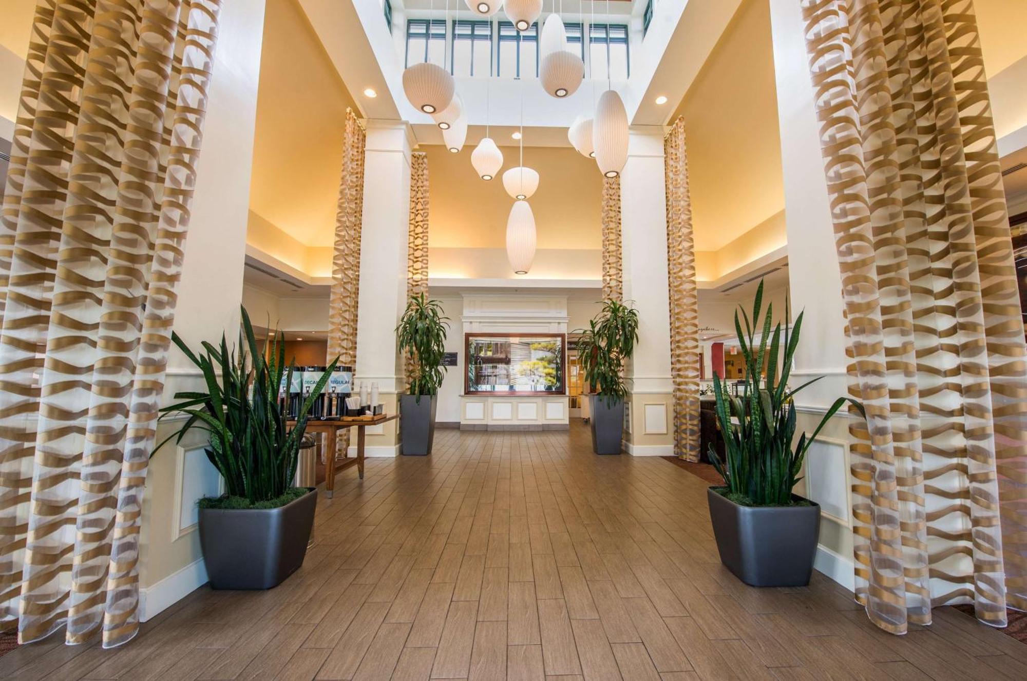 Hilton Garden Inn Fishkill Exteriör bild