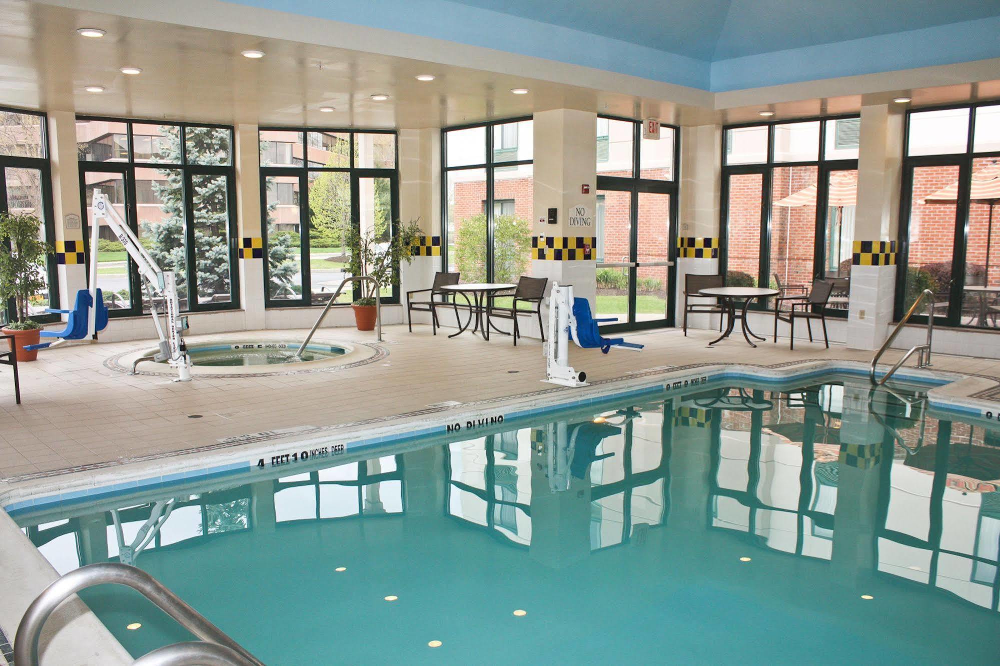 Hilton Garden Inn Fishkill Exteriör bild