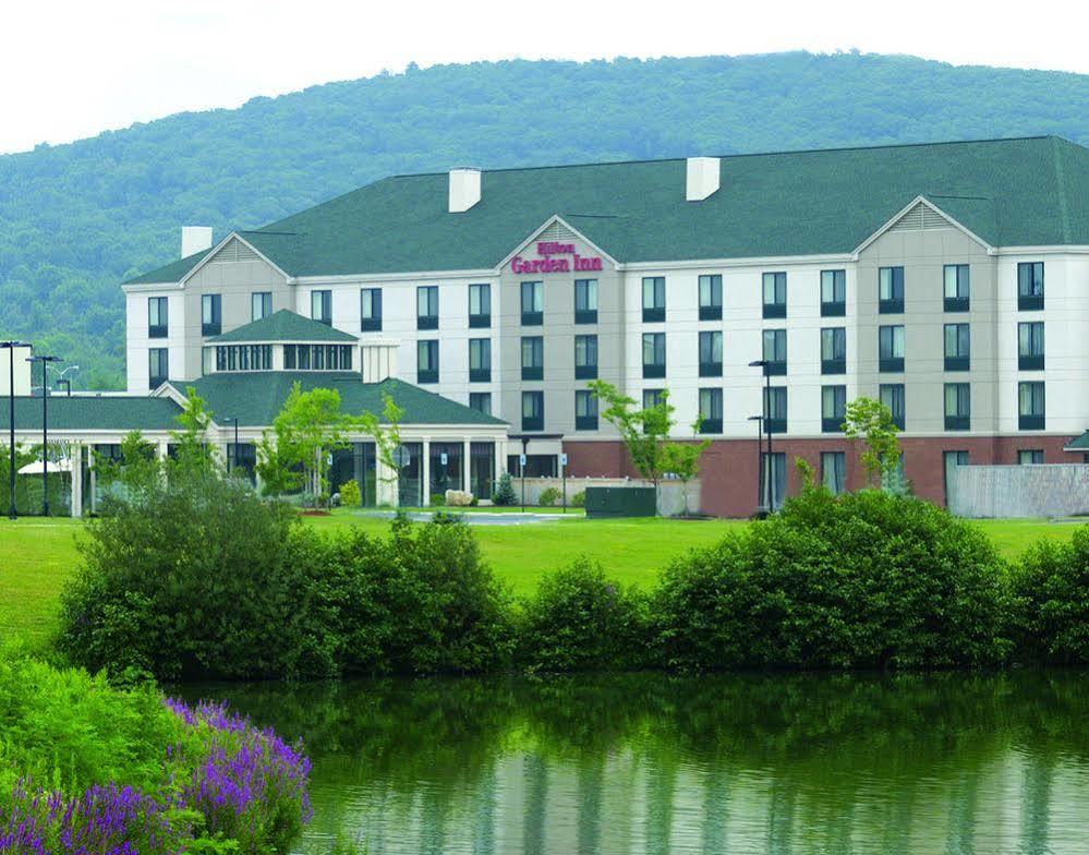 Hilton Garden Inn Fishkill Exteriör bild