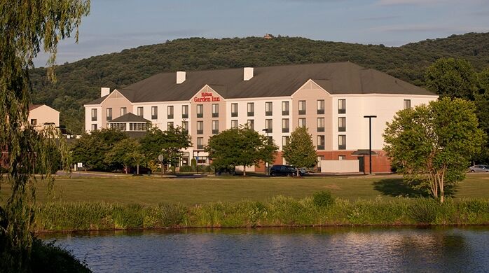 Hilton Garden Inn Fishkill Exteriör bild