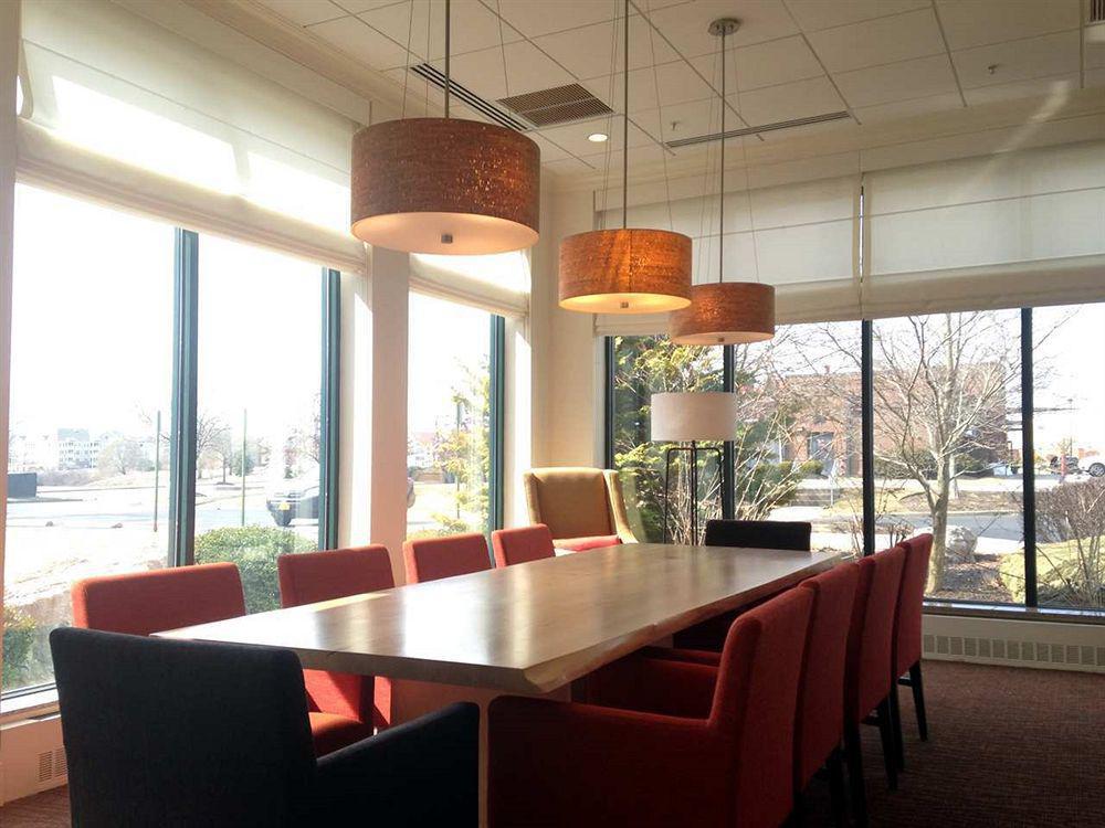 Hilton Garden Inn Fishkill Exteriör bild